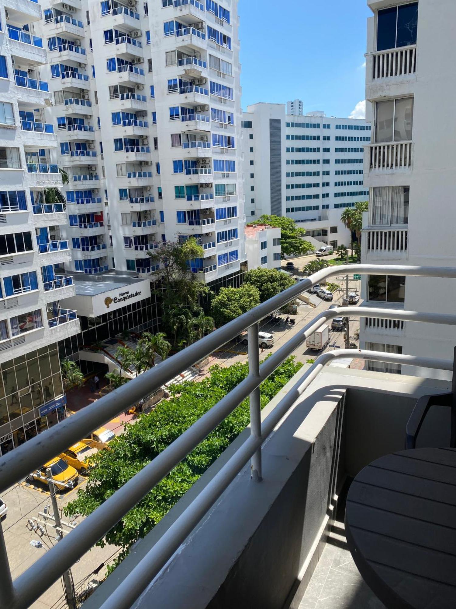 Apto Torre Centauro, El Laguito Apartamento *